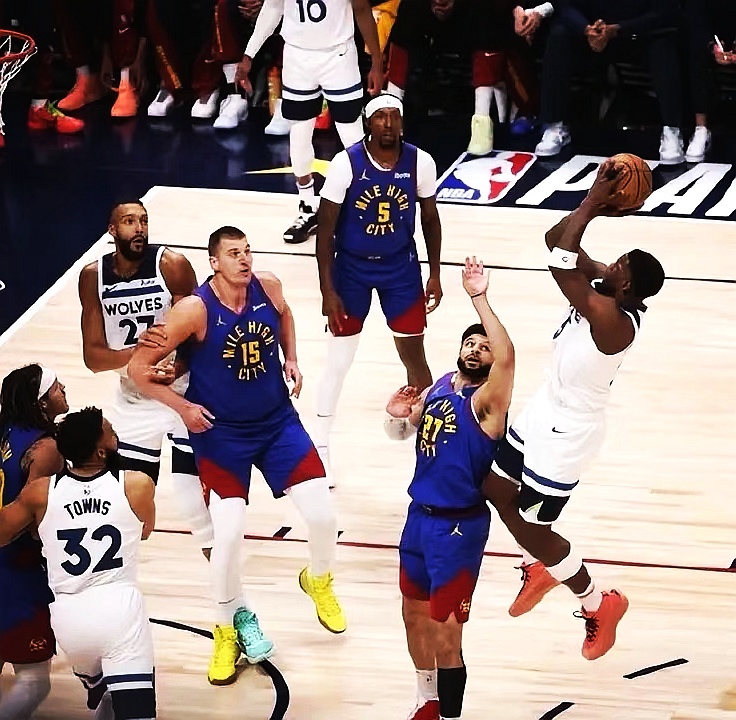 壹号娱乐-包含武汉三镇围绕德甲防线松动风云突变瓦伦西亚今晚更衣室发声，穆雷在切尔西比赛中败北瞬间刷屏的词条